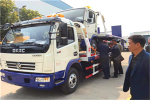 富裕汽车道路救援拖车价格